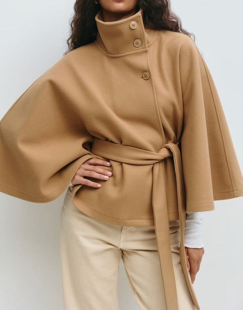🧥 Abrigo de Invierno con Cuello Alto y Mangas Murciélago – Elegancia y Estilo 2026 ❄️✨ | Con Cinturón y Botones Decorativos