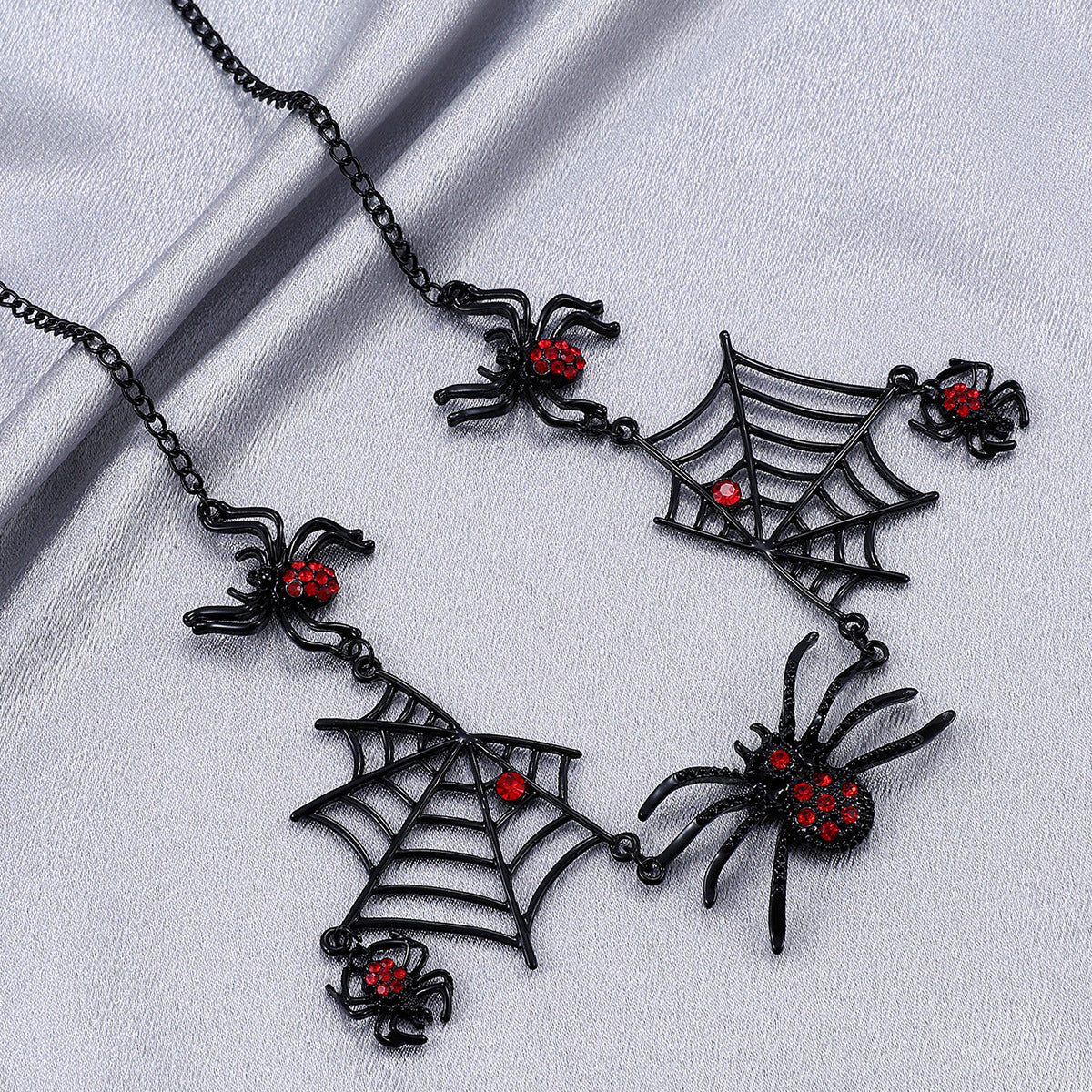 🕷️🕸️ Collar Araña y Telaraña 2026 – Joyería de Halloween con Estilo Gótico y Elegante 💎🖤
