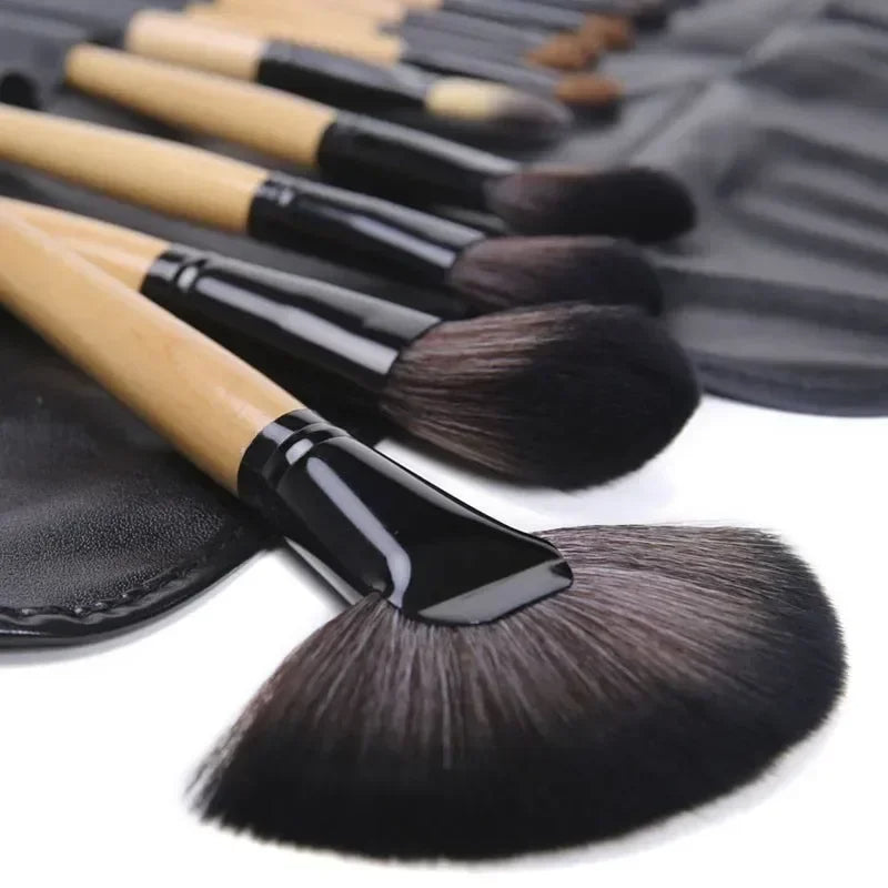 Set de 24 Brochas de Maquillaje Profesional con Bolsa de Almacenamiento