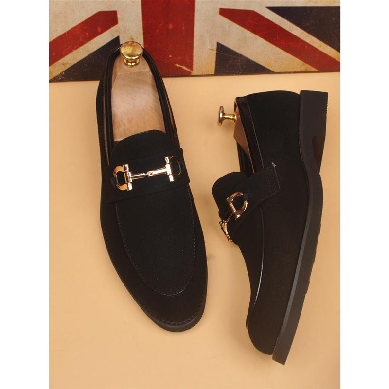 Zapatos de hombre en cuero sintético — Estilo coreano con punta afilada y plantilla elevadora