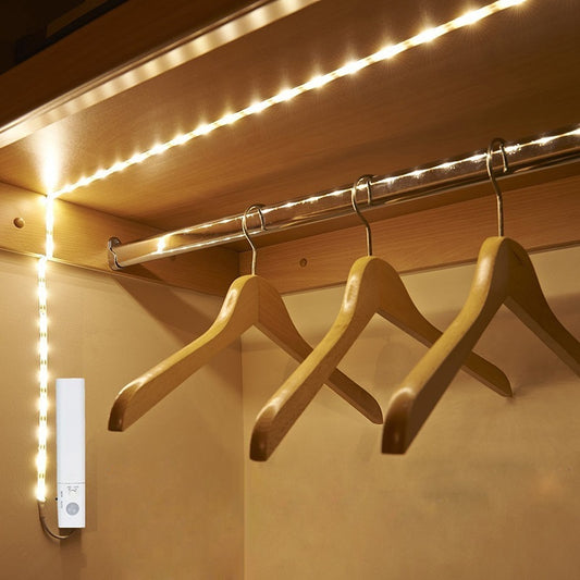 🌟 Lámpara LED con sensor de movimiento 🛏️