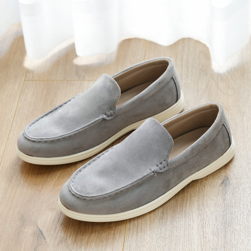Mocasines slip-on de gamuza para hombre — Diseño cómodo con punta redonda y suela plana