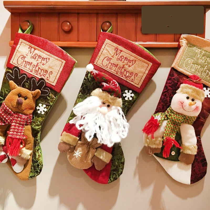 calcetín navideño decorativo 3D de arpillera y felpa con apliques artesanales y cinta para colgar multicolor