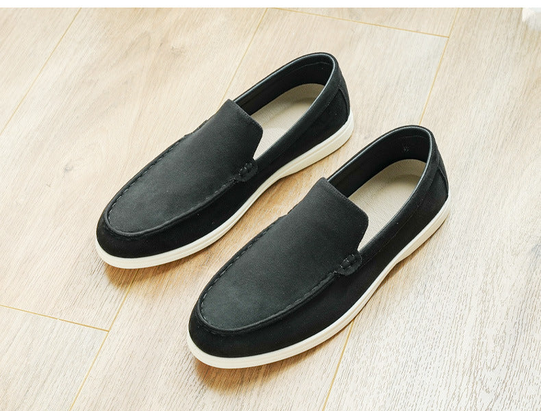 Mocasines slip-on de gamuza para hombre — Diseño cómodo con punta redonda y suela plana