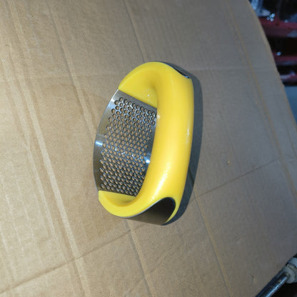 Prensador de ajo de acero inoxidable — Herramienta manual ergonómica