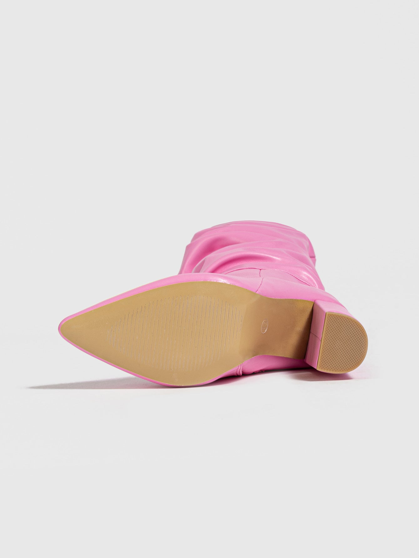 Botas de Tacón Alto con Punta Fina – Elegantes y Cálidas para Mujer