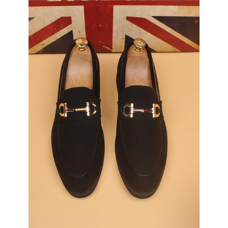 Zapatos de hombre en cuero sintético — Estilo coreano con punta afilada y plantilla elevadora