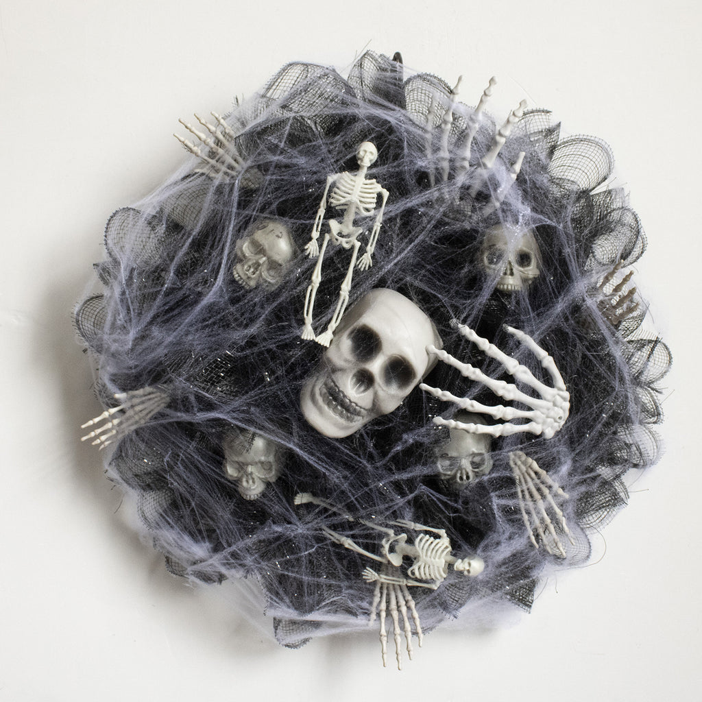 Guirnalda de Calaveras con Malla Negra – Decoración de Halloween para Interiores y Exteriores