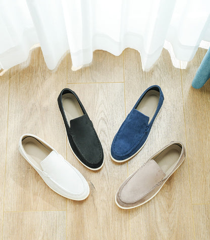 Mocasines slip-on de gamuza para hombre — Diseño cómodo con punta redonda y suela plana