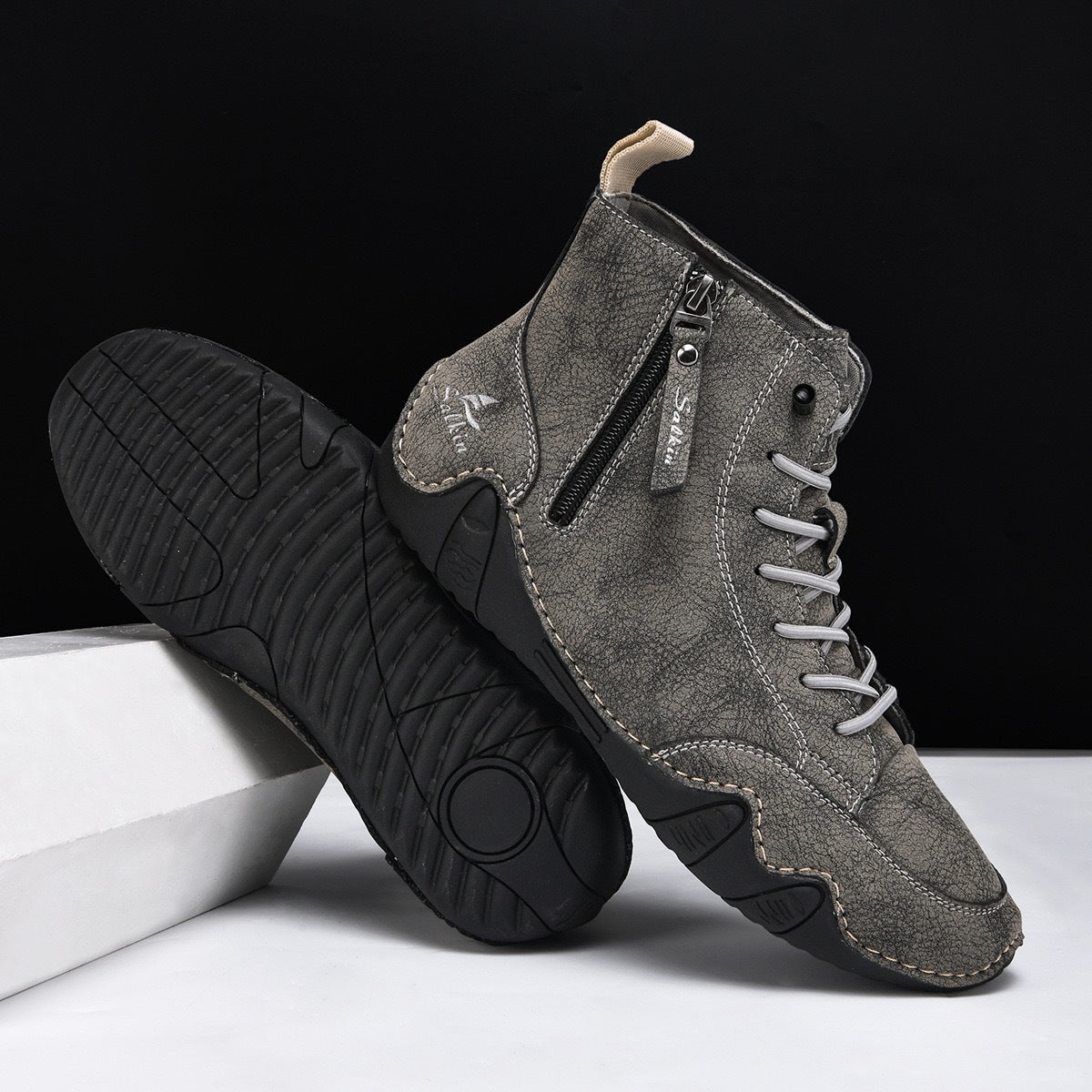 Botines altos de hombre en piel sintética — Estilo Martin artesanal con cremallera lateral