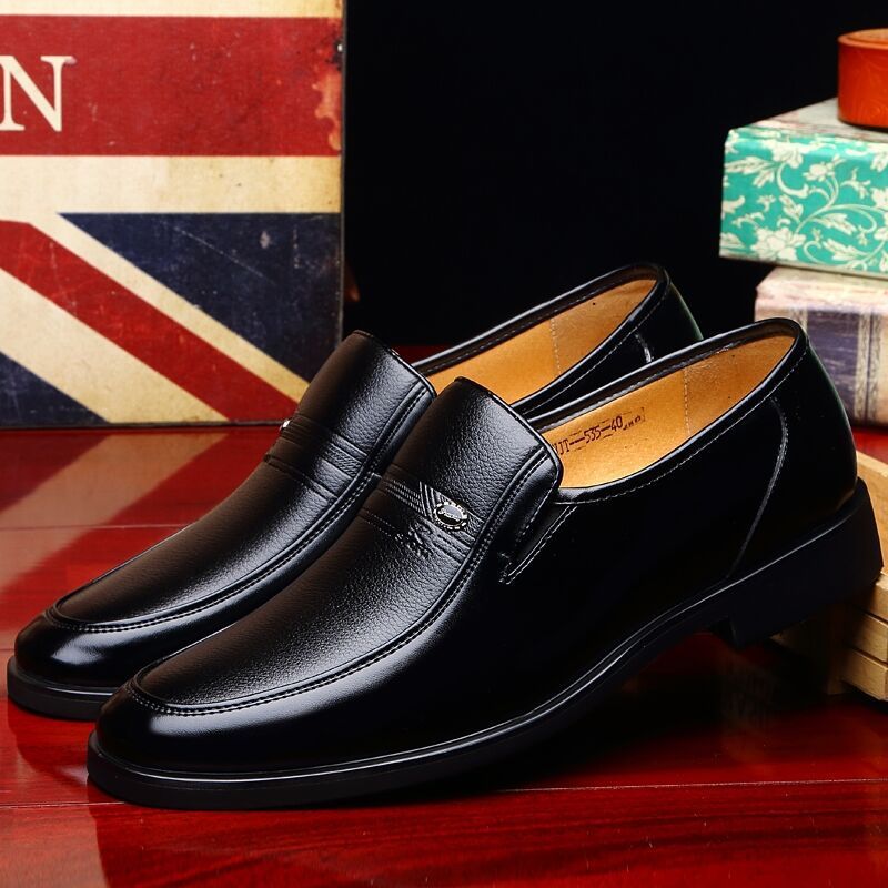 Zapatos de hombre en cuero suave — Estilo business casual con puntera reforzada