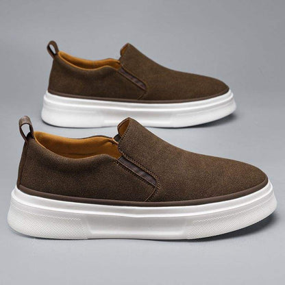 Zapatos casuales slip-on para hombre — Cuero vacuno transpirable y diseño ligero