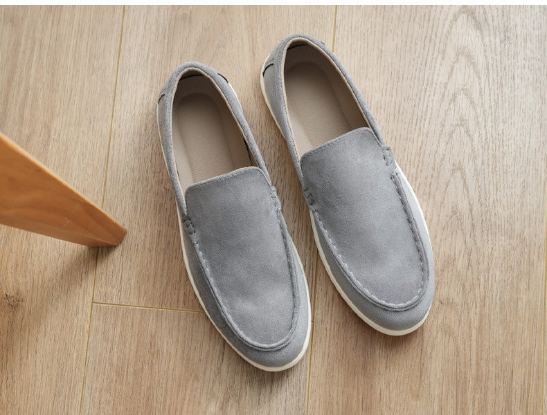 Mocasines slip-on de gamuza para hombre — Diseño cómodo con punta redonda y suela plana