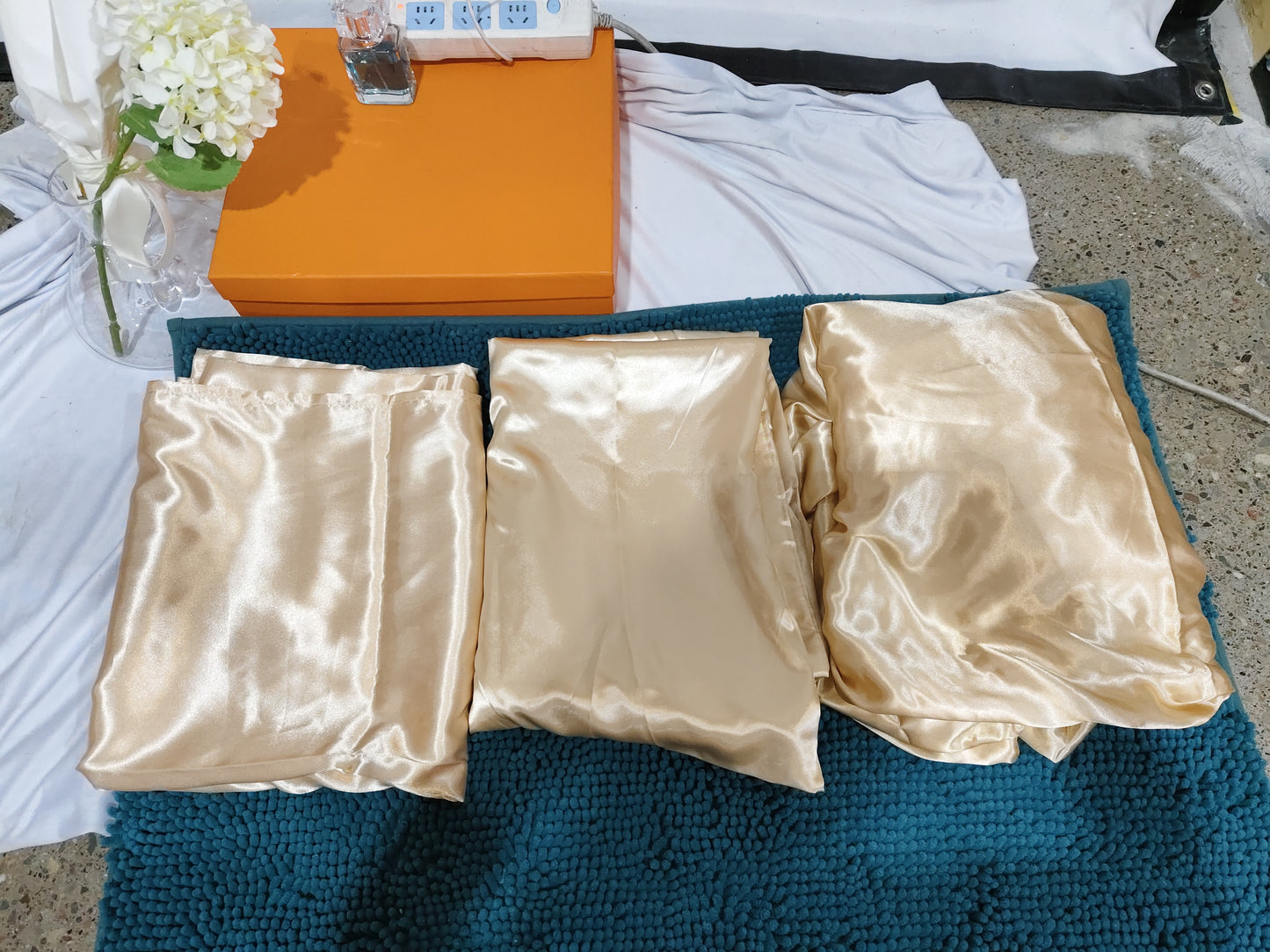 Juego de Sábanas y Fundas 4 Piezas – Suave, Cálido y Elegante