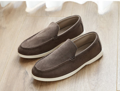 Mocasines slip-on de gamuza para hombre — Diseño cómodo con punta redonda y suela plana