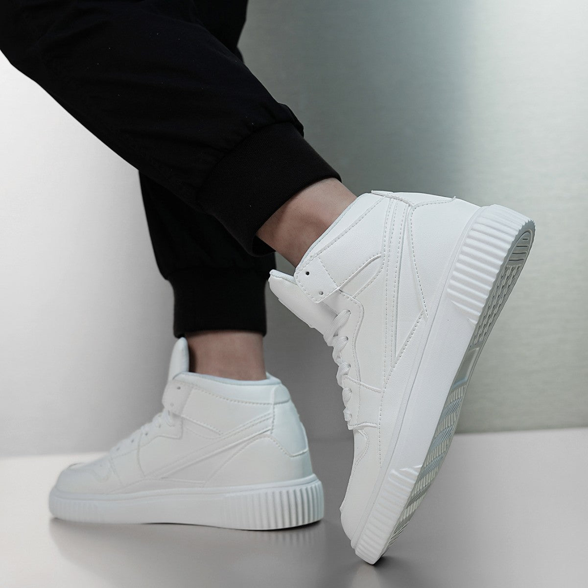 Zapatillas casual para hombre – Diseño versátil en color blanco