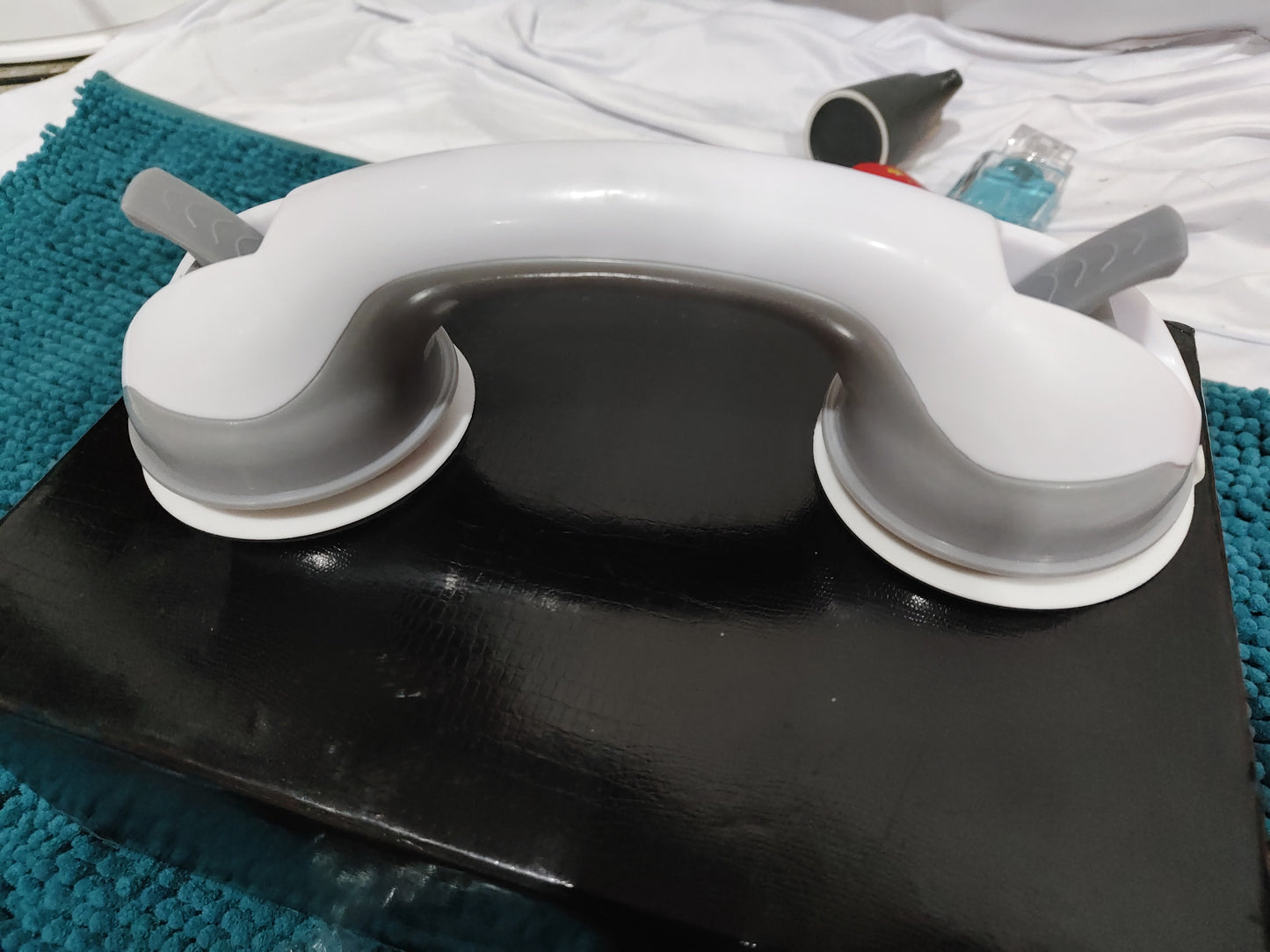 Barra de apoyo antideslizante con ventosa — Seguridad extra para baño