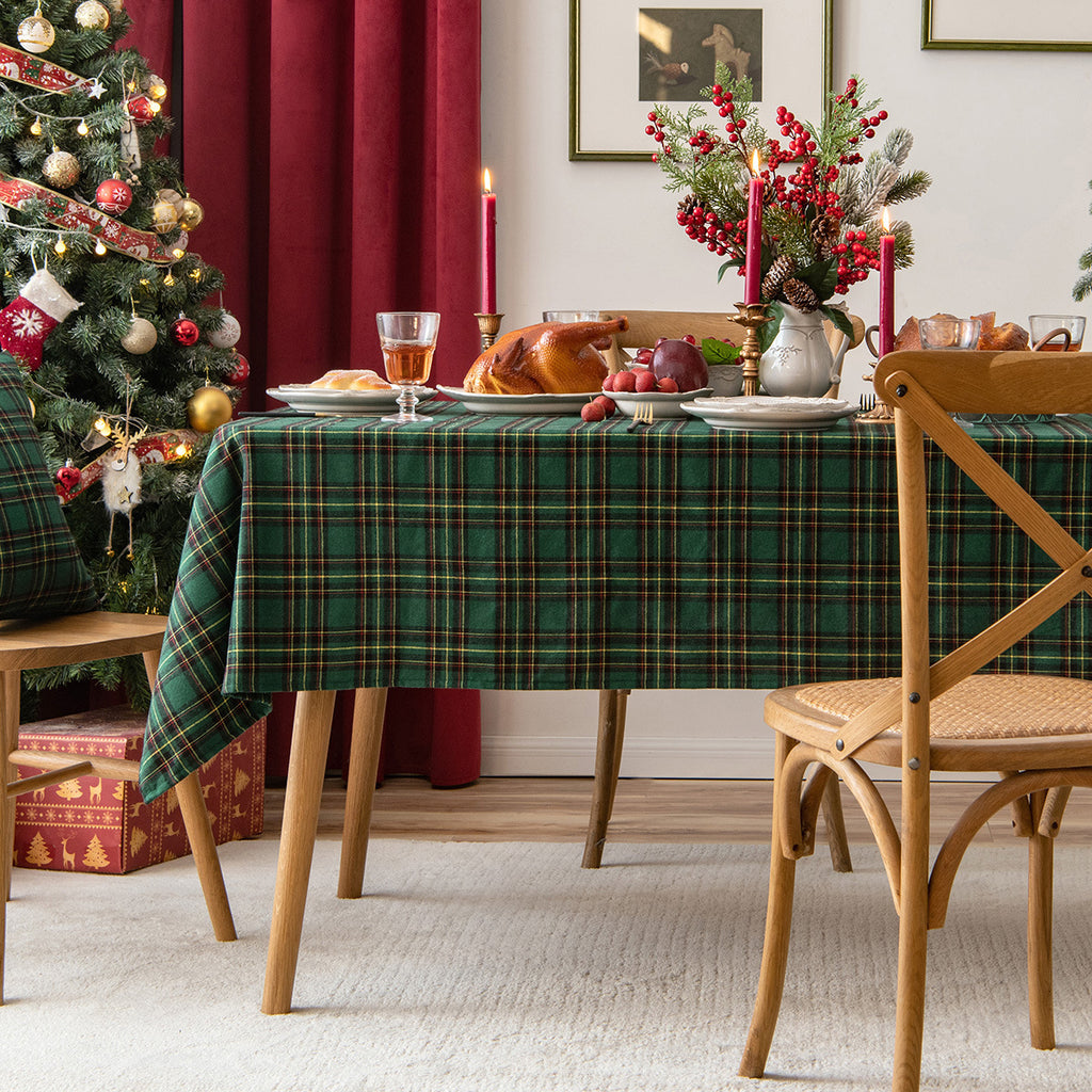 Mantel navideño nórdico de poliéster con diseño a cuadros y copos de nieve disponible en varios tamaños para decoración de mesa