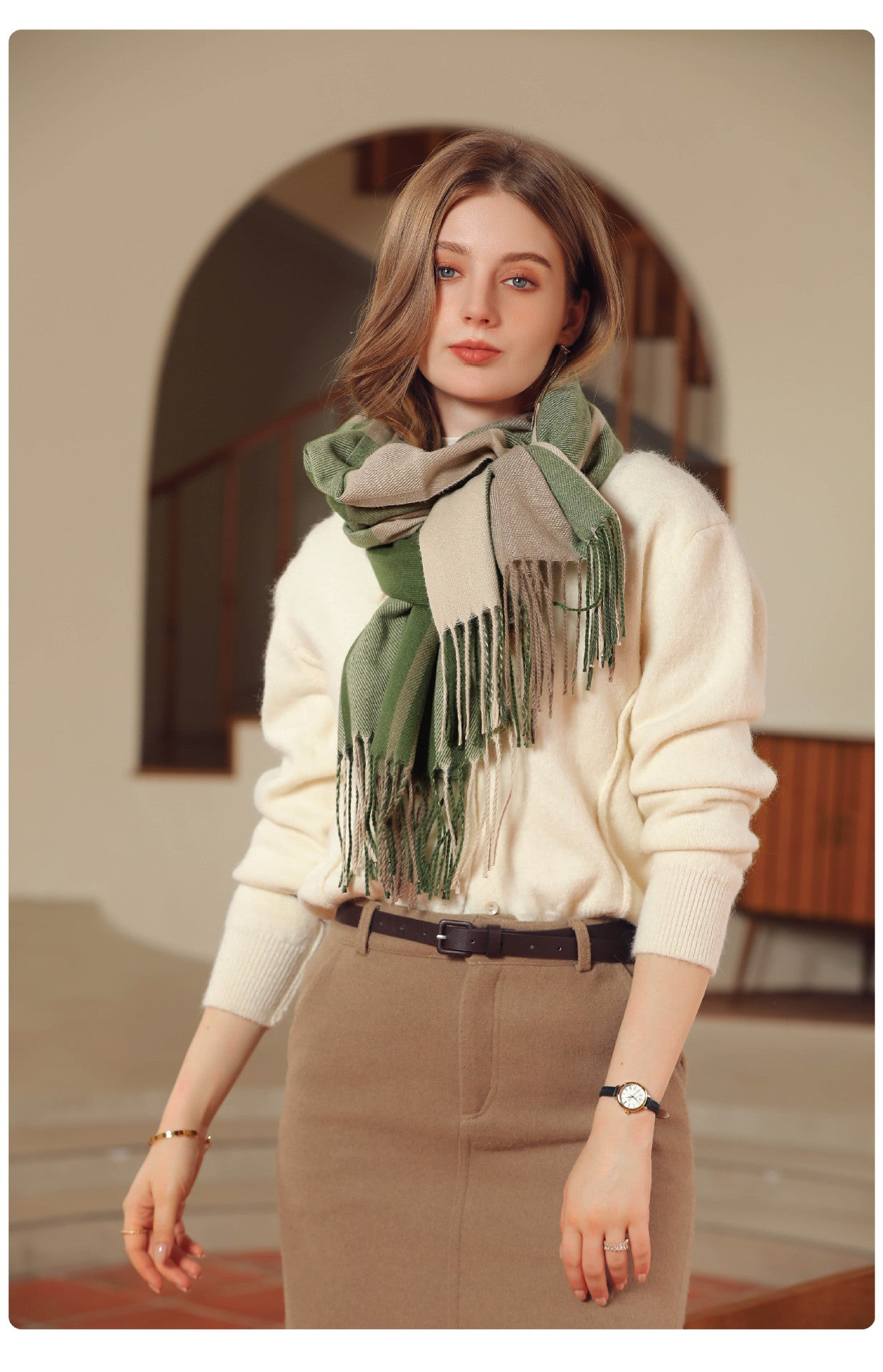 Bufanda de invierno para mujer de imitación cashmere con textura gruesa, diseño largo con flecos y tejido suave para mantener el calor.