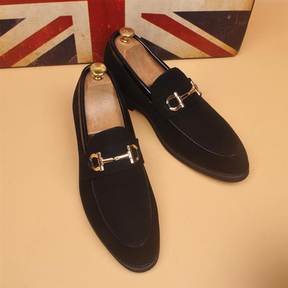 Zapatos de hombre en cuero sintético — Estilo coreano con punta afilada y plantilla elevadora