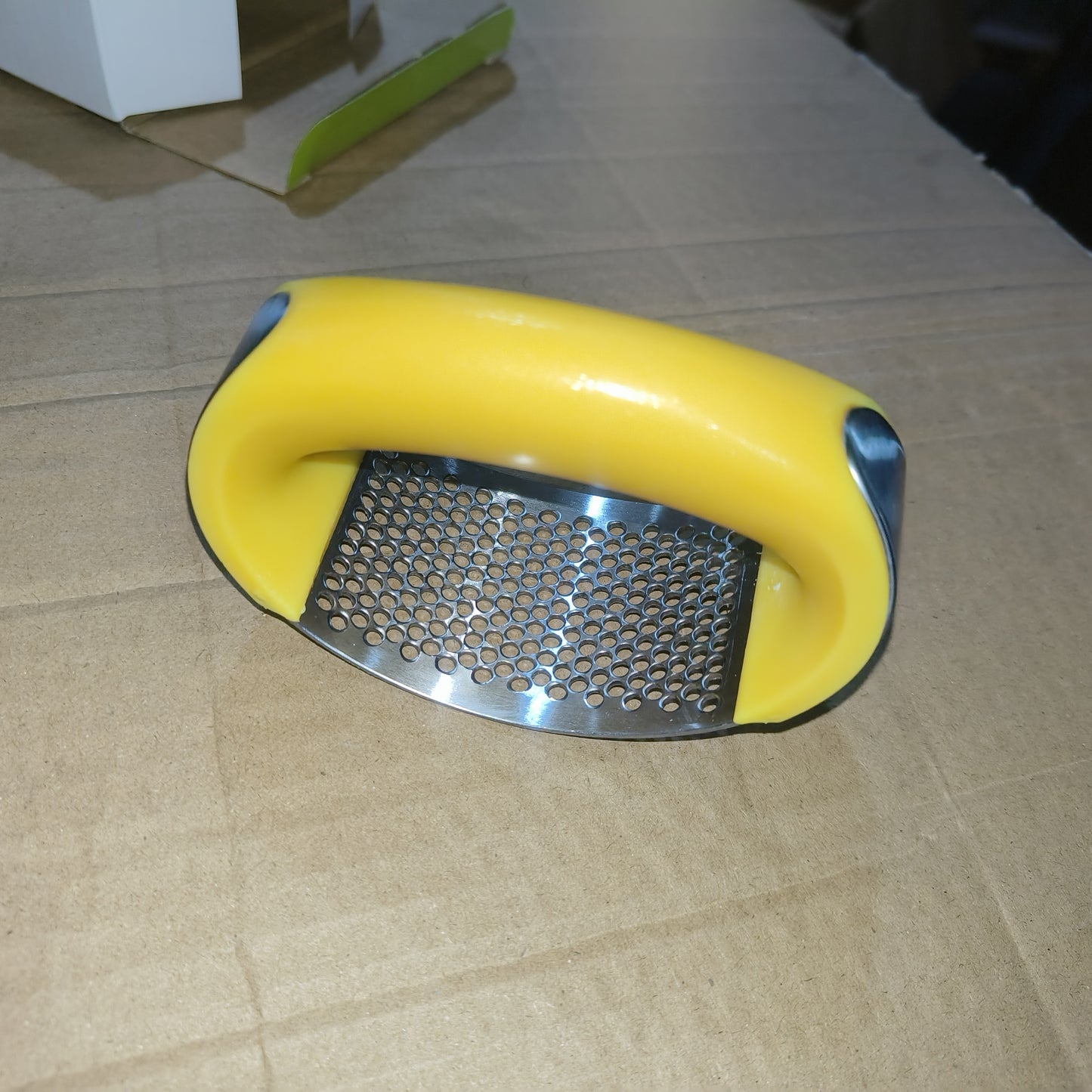 Prensador de ajo de acero inoxidable — Herramienta manual ergonómica