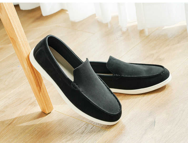 Mocasines slip-on de gamuza para hombre — Diseño cómodo con punta redonda y suela plana