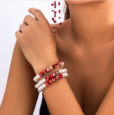 Collar gótico de perlas sintéticas hecho a mano con cuentas acrílicas y diseño geométrico en color blanco K.