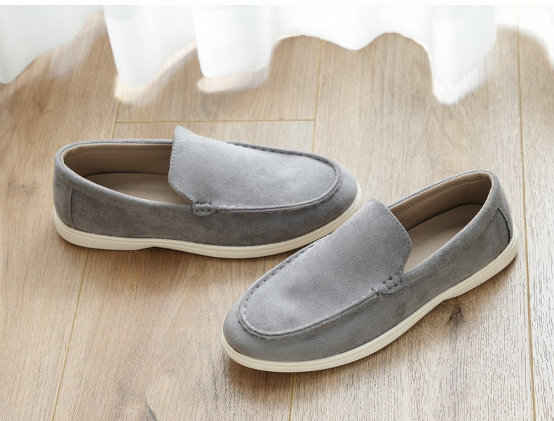 Mocasines slip-on de gamuza para hombre — Diseño cómodo con punta redonda y suela plana
