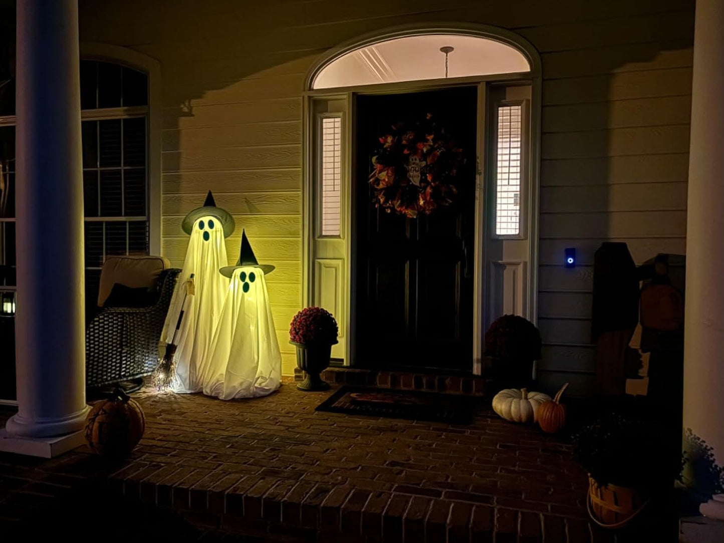 Fantasma Decorativo Exterior – Adorno Inflable y Luminoso para Jardín o Porche