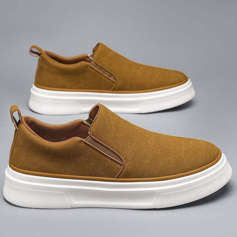 Zapatos casuales slip-on para hombre — Cuero vacuno transpirable y diseño ligero