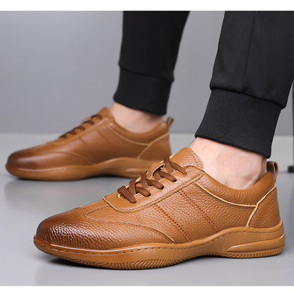 Zapatos casuales de hombre — Estilo coreano en cuero de primera capa con perforaciones modernas