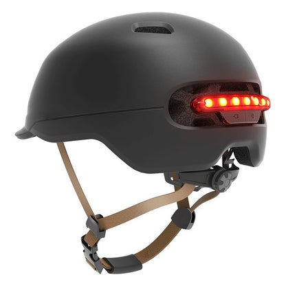 Casco inteligente con luz LED trasera – Seguridad urbana con batería recargable