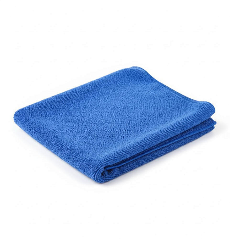 Toalla de microfibra desmontable para limpieza interior de coche sin rayar superficies.